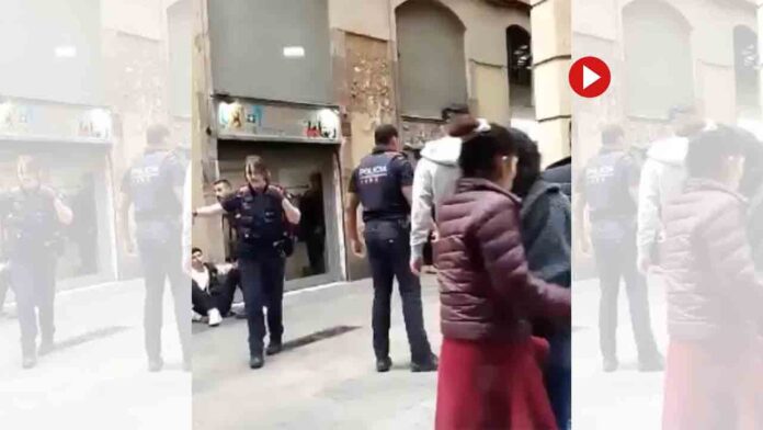 Apuñalado un hombre en un pelea en El Raval