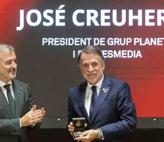 Barcelona entrega la Medalla de Oro de la Ciudad a la Editorial Planeta Barcelona entrega la Medalla de Oro de la Ciudad a la Editorial Planeta