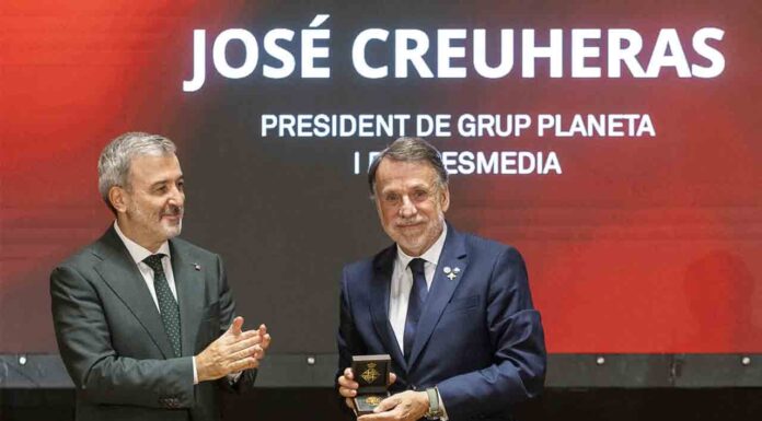 Barcelona entrega la Medalla de Oro de la Ciudad a la Editorial Planeta Barcelona entrega la Medalla de Oro de la Ciudad a la Editorial Planeta