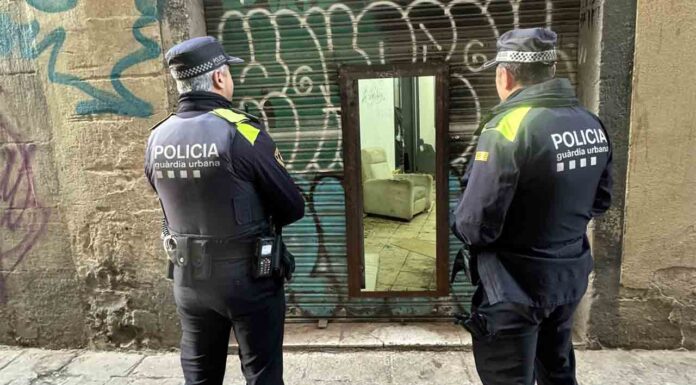 Desalojan un narcolocal en el barrio Gòtic Desalojan un narcolocal en el barrio Gòtic