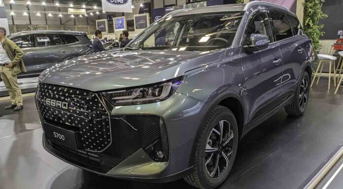Ebro comienza a producir el modelo S700 en la planta de la Zona Franca
