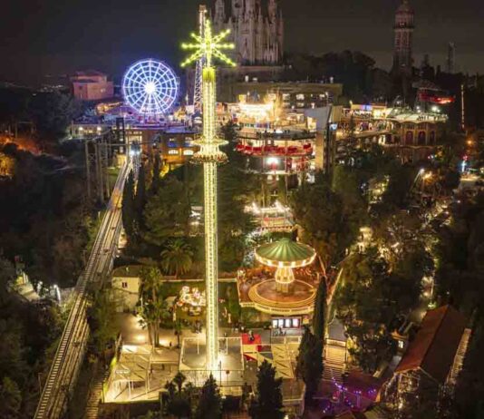 El Tibidabo celebra la Navidad con un gran árbol y pista de hielo El Tibidabo celebra la Navidad con un gran árbol y pista de hielo