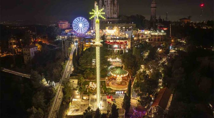 El Tibidabo celebra la Navidad con un gran árbol y pista de hielo El Tibidabo celebra la Navidad con un gran árbol y pista de hielo