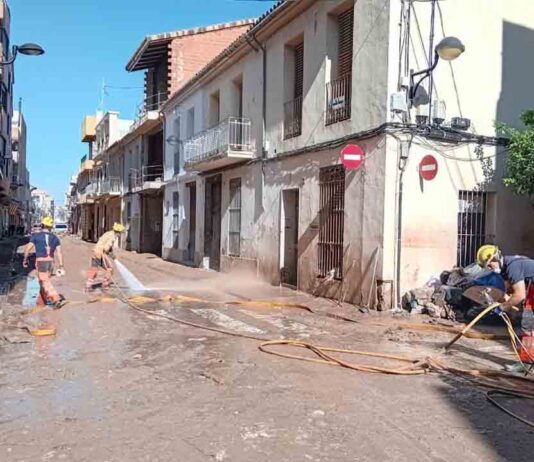 El quinto contingente de Bomberos de la Generalitat ya viaja hacia València El quinto contingente de Bomberos de la Generalitat ya viaja hacia València