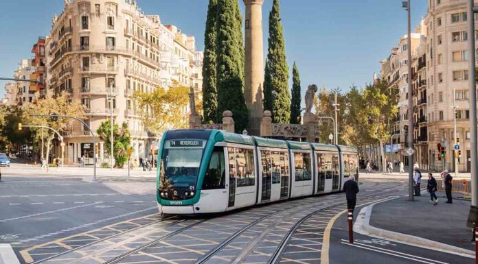 Entra en servicio la prolongación del tranvía hasta Verdaguer Entra en servicio la prolongación del tranvía hasta Verdaguer