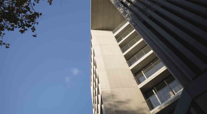 Barcelona convoca un concurso para la construcción de 350 viviendas de alquiler asequible Entrega de llaves de 76 viviendas de alquiler social en Provençals de Poblenou