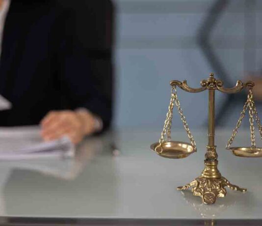El juez anula una multa de tráfico al no poder identificar con claridad al vehículo El juez anula una multa de tráfico al no poder identificar con claridad al vehículo