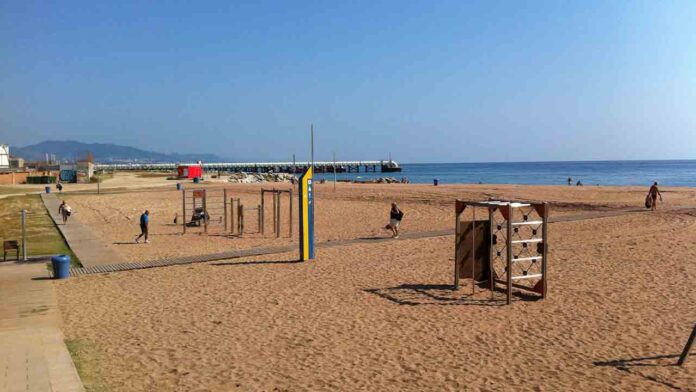 Muere ahogado un joven en la Playa de Sant Adrià