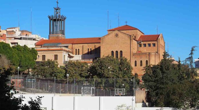 Detenido un cura por tocamientos a dos jóvenes, uno de ellos menor Detenido un cura por tocamientos a dos jóvenes, uno de ellos menor