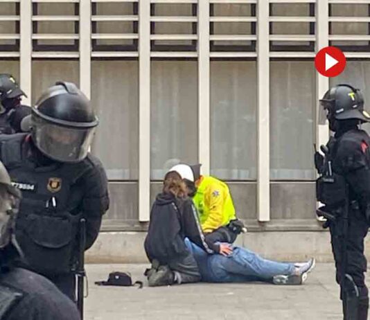Tres detenidos en un desahucio en Santa Caterina Tres detenidos en un desahucio en Santa Caterina