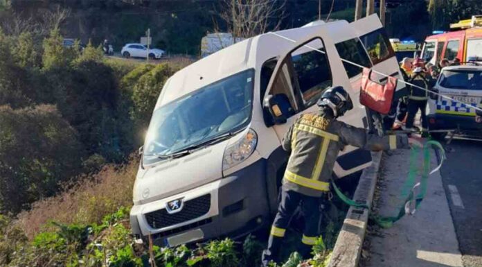 Accidente de un bus escolar en Vallvidrera Accidente de un bus escolar en Vallvidrera