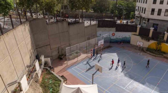 Barcelona abre un patio escolar en cada distrito durante Navidad Barcelona abre un patio escolar en cada distrito durante Navidad
