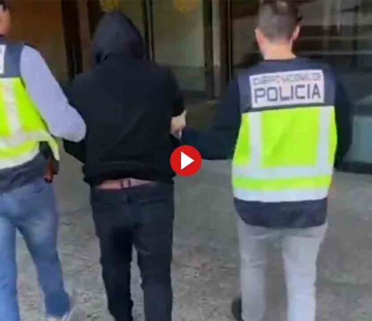 Cae una banda de estafadores, 83 detenidos, cuatro en Barcelona Cae una banda de estafadores, 48 detenidos, cuatro en Barcelona
