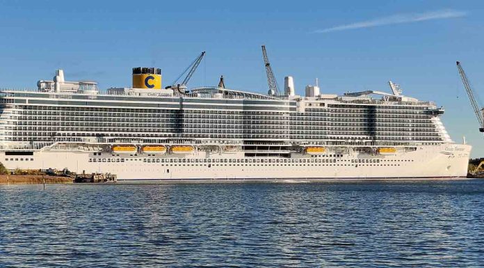 Un brote de gastroenteritis invade un crucero de Costa Toscana Un brote de gastroenteritis invade un crucero de Costa Toscana