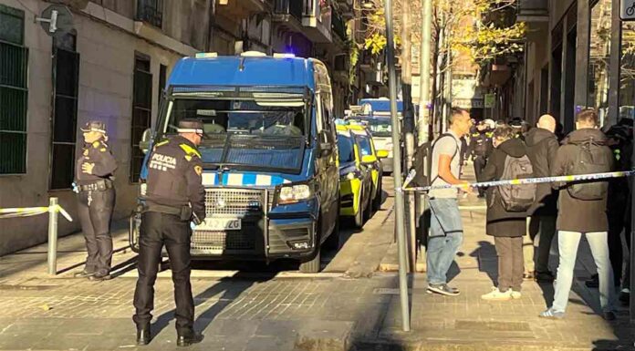 Desalojan la finca ocupada en el pasaje Alió, en Gràcia Desalojan la finca ocupada en el pasaje Alió, en Gràcia