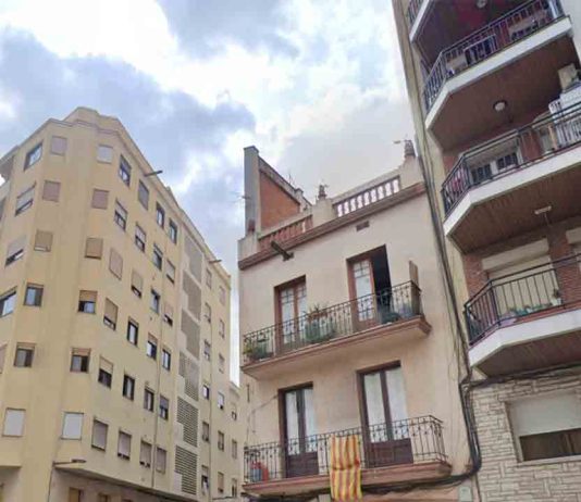 El Ayuntamiento compra por tanteo y retracto un edificio en el Camp de l’Arpa El Ayuntamiento compra por tanteo y retracto un edificio en el Camp de l'Arpa
