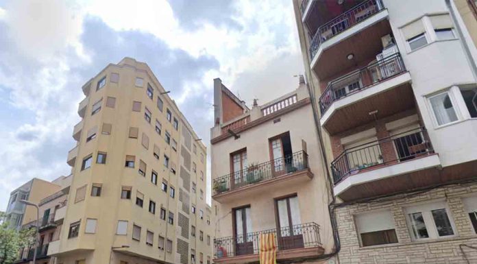 El Ayuntamiento compra por tanteo y retracto un edificio en el Camp de l’Arpa El Ayuntamiento compra por tanteo y retracto un edificio en el Camp de l'Arpa