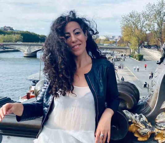 Houda Bakkali: “El arte es libre, es ilimitado y es imprevisible” Houda Bakkali: “El arte es libre, es ilimitado y es imprevisible”