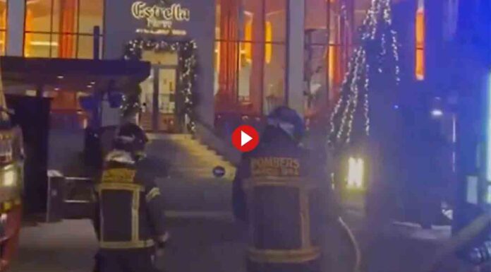 Incendio sin heridos en el sótano de la Antigua Fábrica Damm Incendio sin heridos en el sótano de la Antigua Fábrica Damm