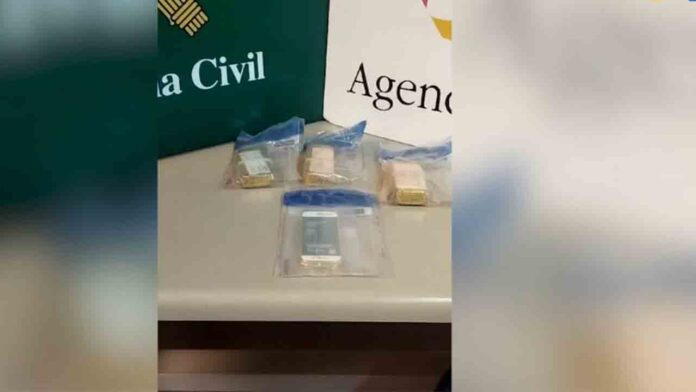 Intervienen 200.000 euros en lingotes de oro en el Aeropuerto de El Prat