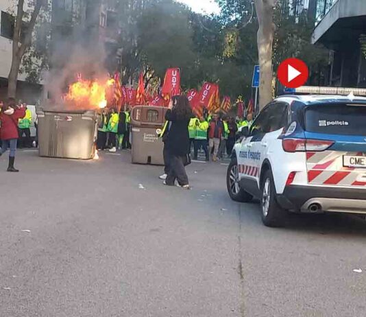 Protesta de los trabajadores de limpieza a las puertas de Treball Protesta de los trabajadores de limpieza a las puertas de Treball