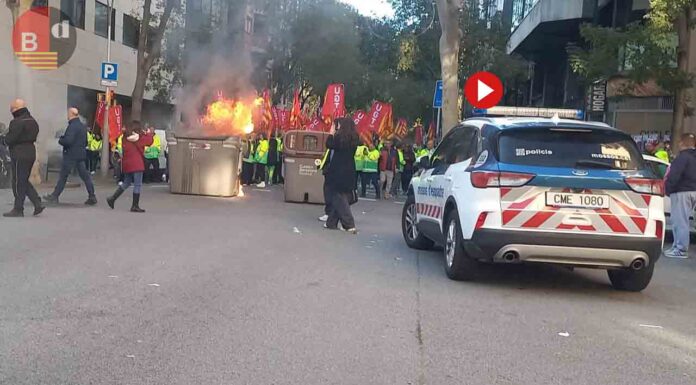 Protesta de los trabajadores de limpieza a las puertas de Treball Protesta de los trabajadores de limpieza a las puertas de Treball
