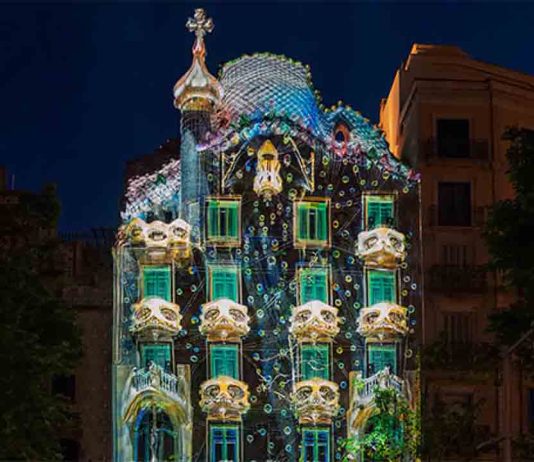 Afectaciones a la movilidad por el espectáculo mapping en la Casa Batlló Afectaciones a la movilidad por el espectáculo mapping en la Casa Batlló