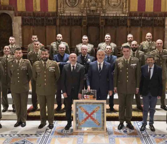 Collboni recibe al Regimiento Barcelona 63 devuelto del Líbano en misión de paz Collboni recibe al Regimiento Barcelona 63 devuelto del Líbano en misión de paz