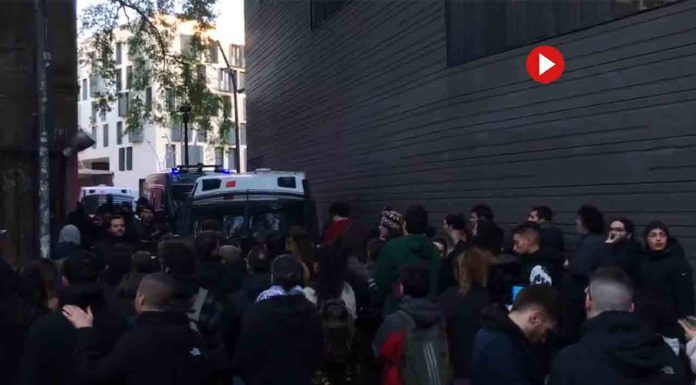 Dispositivo de los Mossos y la Urbana para desalojar la Antiga Massana Dispositivo de los Mossos y la Urbana para desalojar a la Antiga Massana