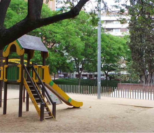 Empiezan las obras de mejora en tres áreas de juegos infantiles de Les Corts Empiezan las obras de mejora en tres áreas de juegos infantiles de Les Corts