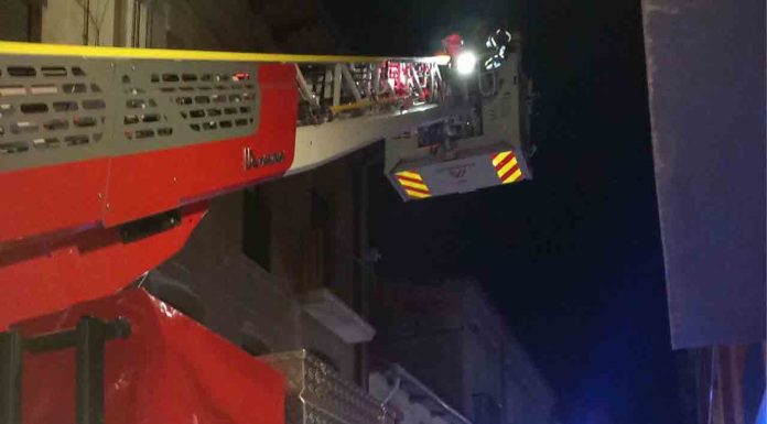 Evacuados los vecinos de un edifico en Sant Andreu de la Barca por un incendio Evacuados los vecinos de un edifico en Sant Andreu de la Barca por un incendio