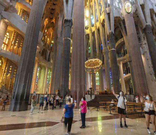 La Sagrada Familia sortea 8.500 entradas por las fiestas de Santa Eulàlia La Sagrada Familia sortea 8.500 entradas por las fiestas de Santa Eulàlia
