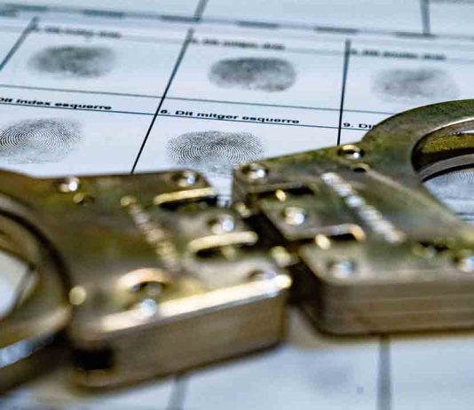 Un turista recupera su reloj Rolex tras enfrentarse a un ladrón Prisión sin fianza para los detenidos por la agresión sexual grupal en Les Corts