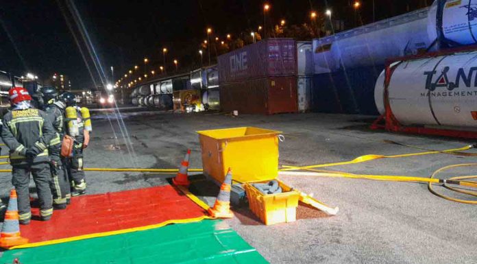 Nueva activación de Plaseqcat por el escape de un producto en el puerto Nueva activación de Plaseqcat por el escape de un producto en el puerto