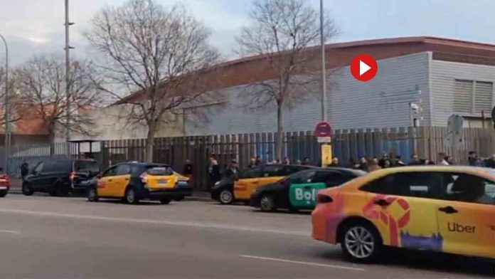 Tito Álvarez pide ayuda a Laia Bonet y Albert Batlle para el control de los VTC