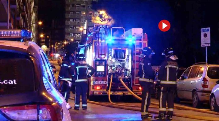 Un incendio en un transformador en Gràcia deja sin luz a más de 1.200 usuarios Un incendio en un transformador en Gràcia deja sin luz a más de 1.200 usuarios