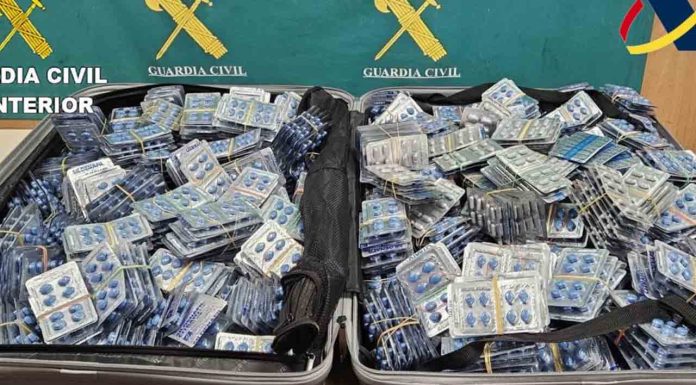 20.000 pastillas de Viagra en El Prat «Son para consumo propio» 20.000 pastillas de Viagra en El Prat "Son para consumo propio"