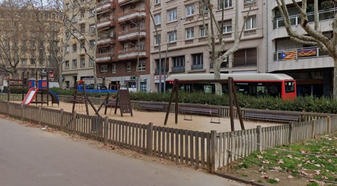 Comienza la renovación de un área de juego infantil en el paseo de Sant Joan Comienza la renovación de un área de juego infantil en el paseo de Sant Joan