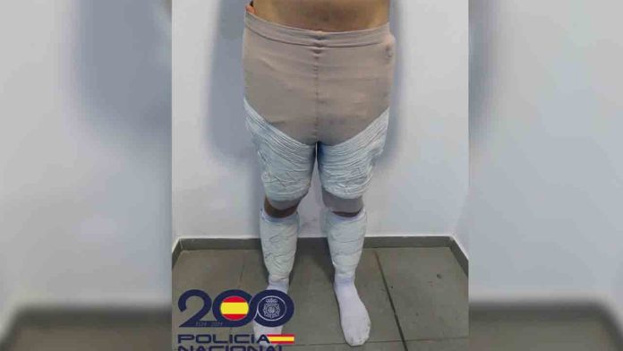 Detenido en el Aeropuerto de El Prat con más de 2 kilos de cocaína