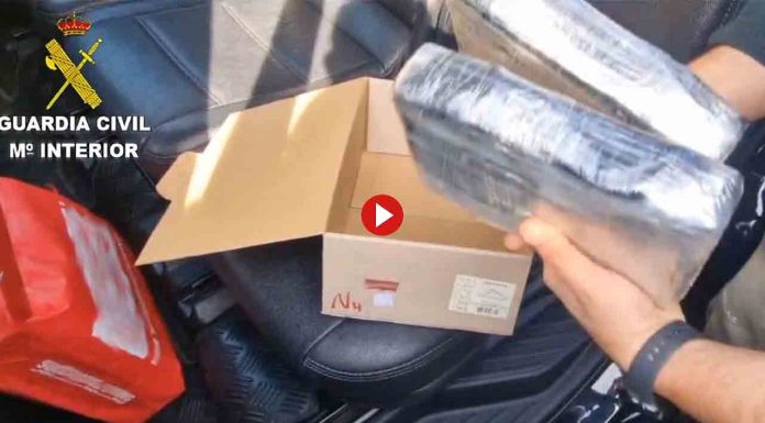 Detienen a dos pasajeros de un taxi con 2,4 kilos de cocaína Detienen a dos pasajeros de un taxi con 2,4 kilos de cocaína