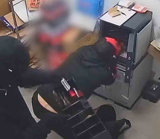 Dos detenidos por robos con violencia en comercios de Barcelona Dos detenidos por robos con violencia en comercios de Barcelona