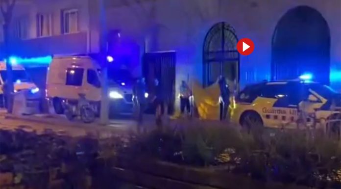 Muere un joven apuñalado en una vivienda de El Fort Pienc Muere un joven apuñalado en una vivienda de El Fort Pienc