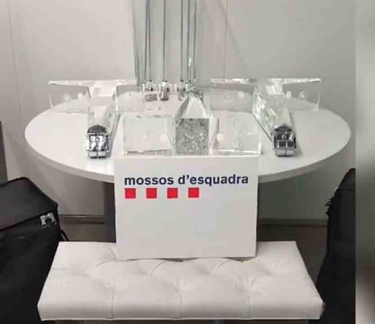 Recuperan tres patas de cristal, una lira y un banco de piano valorado en 1 M € Recuperan tres patas de cristal, una lira y un banco de piano valorado en 1 M €
