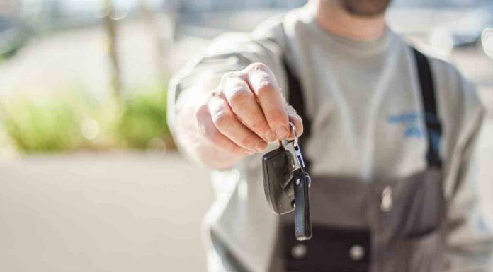 Robaban coches de alquiler en el aeropuerto haciéndose para por empleados Robaban coches de alquiler en el aeropuerto haciéndose para por empleados