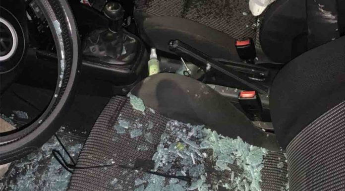 Detenido tras romper los cristales de 18 coches en Poble-sec para robar Detenido tras romper los cristales de 18 coches en Poble-sec para robar