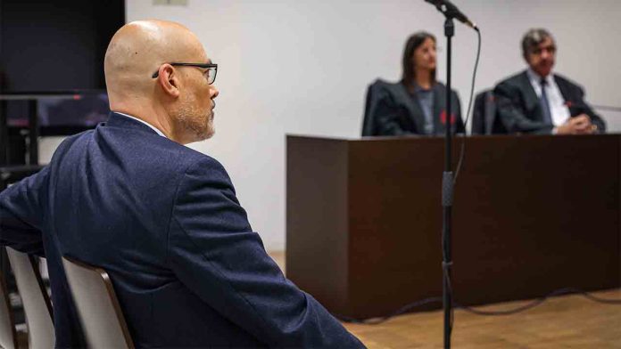 Un año de prisión al periodista Saül Gordillo por agresión sexual