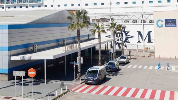 Detenido en el Port de Barcelona un fugitivo reclamado por la Interpol