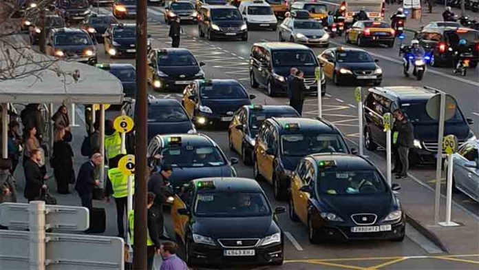 El Ayuntamiento recomienda el transporte público durante el MWC25