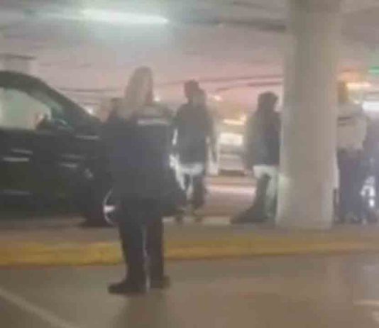 Élite Taxi convoca una asamblea urgente en el aeropuerto tras las agresiones Élite Taxi convoca una asamblea urgente en el aeropuerto tras las agresiones