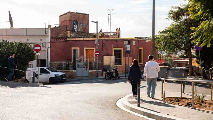 En marcha el mantenimiento de mejoras del barrio de El Coll